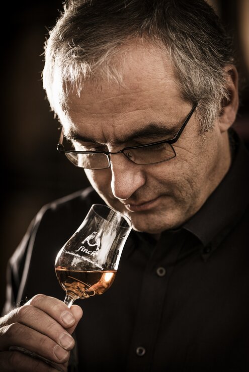 Hans-Gerhard Fink hat aus einer Schnapsidee ein Lebensprojekt gemacht: Er brennt aus schwäbischem Korn einen schwäbischen Whisky mit internationalem Potenzial.
