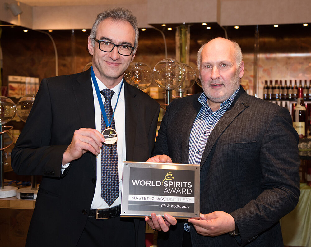 Internationale Experten der Branche sagen: Finch-Whisky gehört zu den besten Whiskys weltweit. Das dokumentieren zahlreiche Preise und Auszeichnungen.
